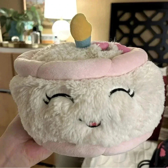 Birthday cake squishable! Doesn’t get cuter than this!! beautiful condition - Picture 2 of 5